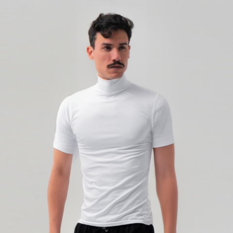Camiseta Curta Gola Alta Branco Proteção Solar 50+