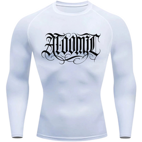 Camiseta Compressão Térmica Proteção UV +50 Manga Longa Lettering Tattoo Atoomic Escrita Gótica