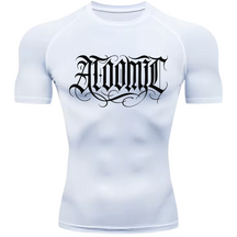 Camiseta Compressão Térmica Proteção UV +50 Manga Curta Lettering Tattoo Atoomic Gótico