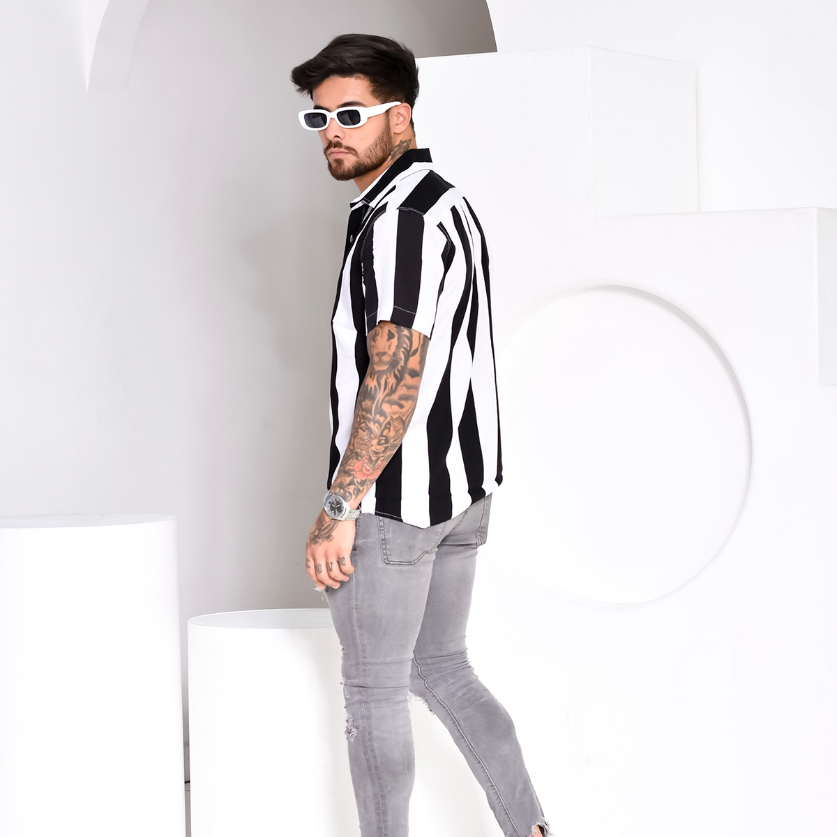 camisa manga curta slim viscose preta e branca