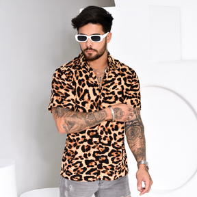 camisa viscose estampada onça